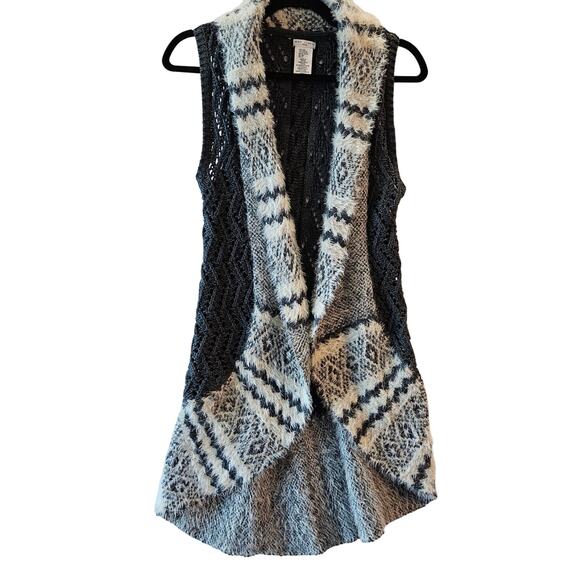 Max Studio Other - Max Studio Kids Long Cardigan Vest Gray and Cream Crochet Faux Fur Large 14